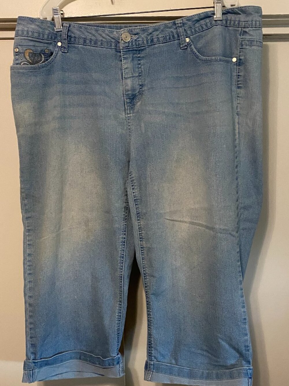 Faded Glory, distressed, w/bling pockets, jean capris, size 20W